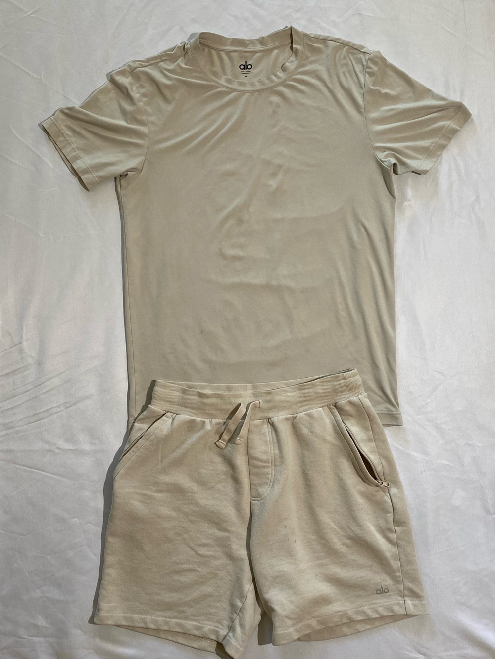 ALO Yoga Men’s Cream Short Sleeve Tee and Shorts Set with Drawstring